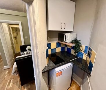 Studio Flat, Ravenscroft Road, W4 - Photo 6