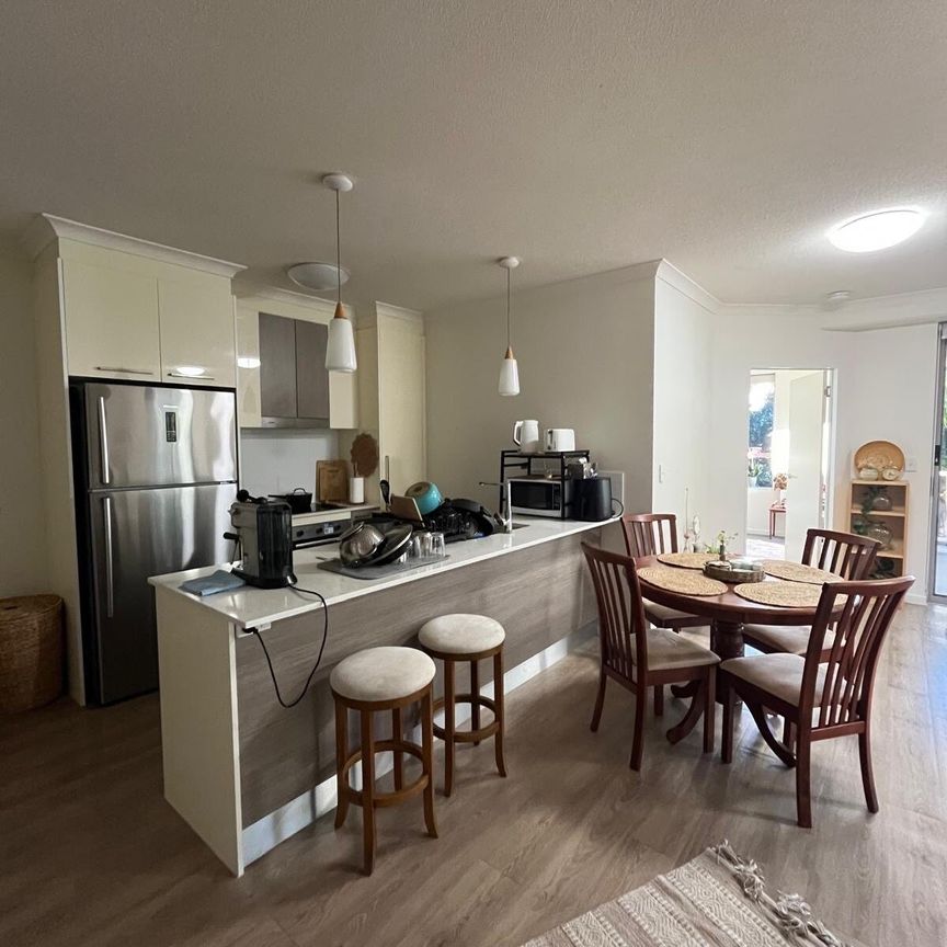 Greenslopes - Photo 1