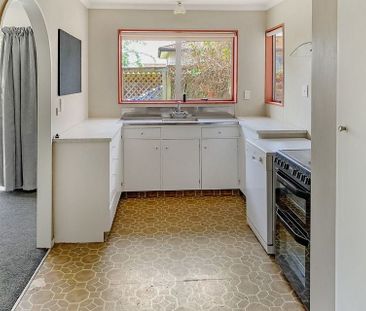 Quiet, Convenient & Perfect for Small Families - Photo 4