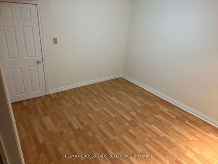 For Lease - 27 Bobolink Avenue, Toronto, Ontario - Photo 2