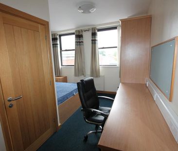 9 bedroom flat to rent - Photo 6