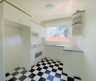 2 Bed, 1 Bath - Photo 6