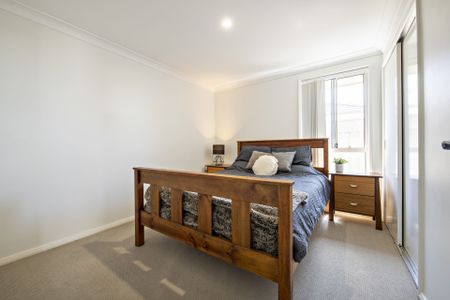 Modern Three Bedroom Duplex Close to Delroy shops - Photo 5