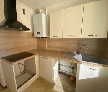 NIMES ROUTE D'UZES - T3 avec BALCONS et PARKING - Photo 4