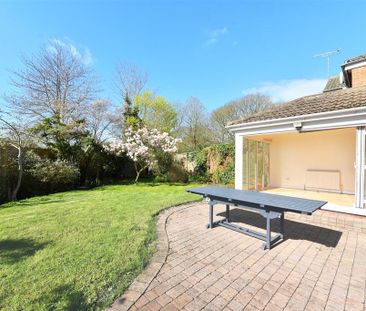 4 bedroom detached house to rent - Photo 3