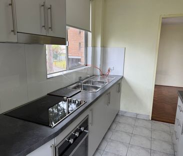 First Floor 2 Bedrooms unit - Photo 3