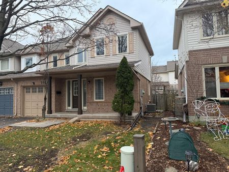 For Lease - 5013 Kempling Lane, Burlington, Ontario - Photo 2