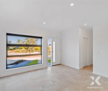 3 Bed, 2 Bath - Photo 2