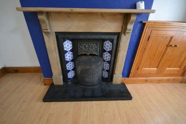 2 bedroom terraced house to rent - Photo 1