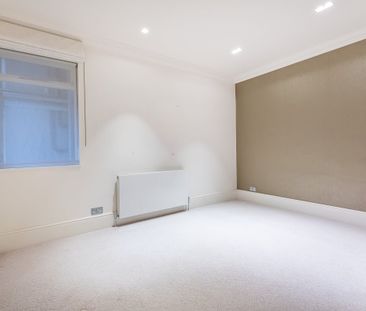 3 bedroom flat to rent - Photo 3