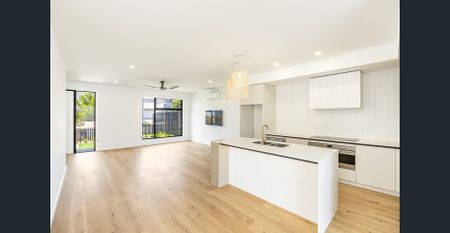 Immaculately Designed 2-storey Townhouse - Photo 3