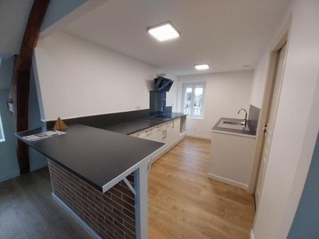 Location Appartement 3 pièces 71m² FLEURY LES AUBRAIS 45400 - Photo 4