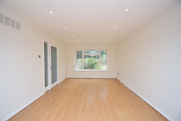 Knoll Crescent, Northwood, HA6 - Photo 1