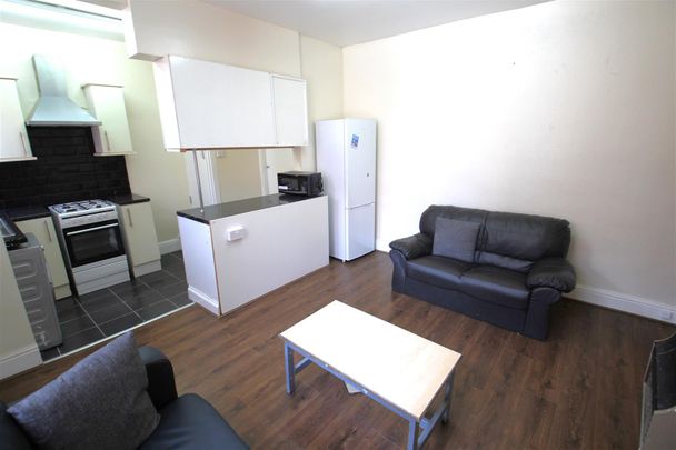 Kelsall Terrace, Hyde Park, LS6 1RD, Leeds - Photo 1