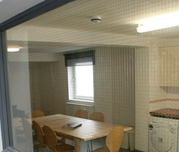 Flat to rent on - Photo 6