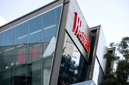 LARGE THREE-BEDROOM HOME - IDEAL LOCATION - Photo 5