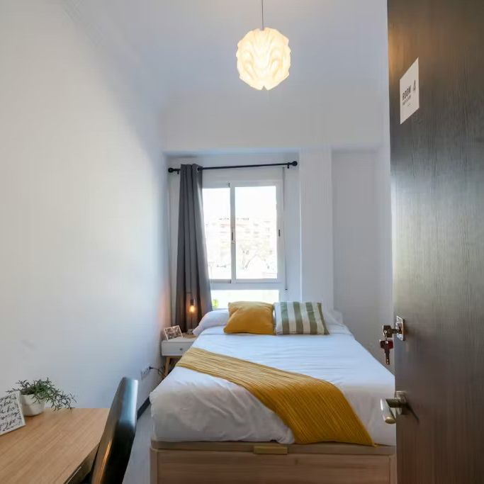 Calle Doctor Juan José Dominé, Valencia, Valencian Community 46011 - Photo 1