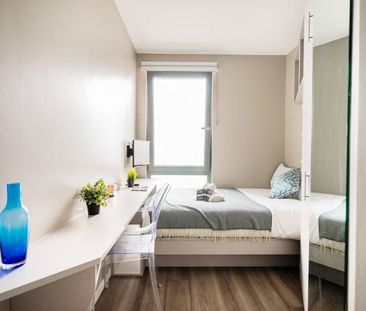 Room in a Shared Flat, The Collective Old Oak, NW10 - Photo 2