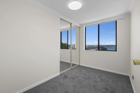 World-class views in Sydney looking over City Skyline - Photo 3