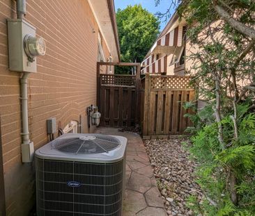 For Lease - 377 Centre Street Unit# Bsmt, Richmond Hill, Ontario - Photo 3