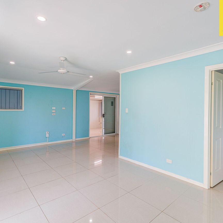 Peaceful Acreage Living - Independent Home, Including Water - Photo 1