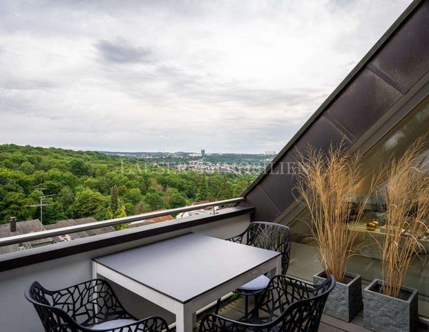Luxuriöse Drei-Zimmer-Wohnung mit Balkon in S-Sonnenberg - Photo 1