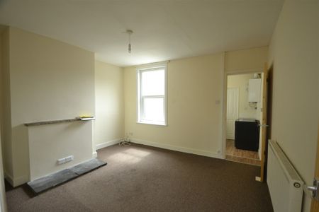 2 bed terraced house to rent in Winchelsea Road, Hastings - Photo 3