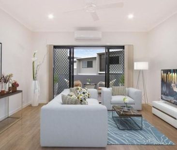 UNFURNISHED Modern 3-Bedroom Townhouse in Summerfield Terrace Homes... - Photo 2