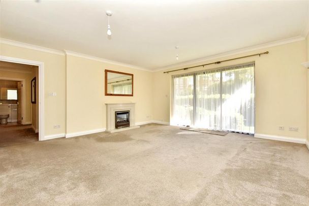 3 bedroom flat to rent - Photo 1