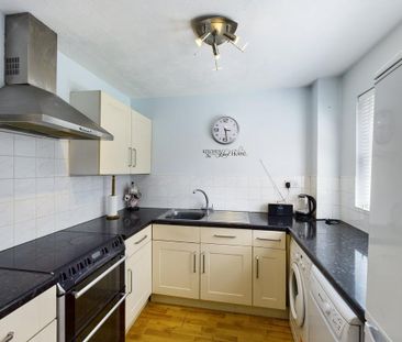 2 bedroom maisonette to rent - Photo 5