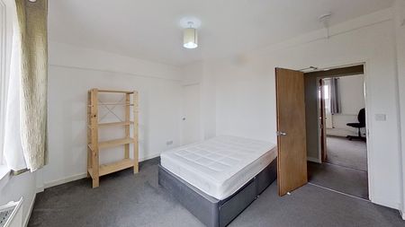 3 bedroom apartment to rent - Photo 3