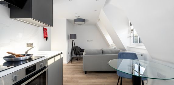 Park Street Room 2 - Photo 2