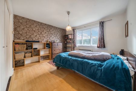 Crowthorne Close, Southfields, London, SW18 - Photo 3