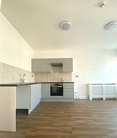 £1,050 PCM, Two Bedroom First Floor Flat in Penarth Road, Grangetown, Cardiff, CF11 6JT - Photo 5