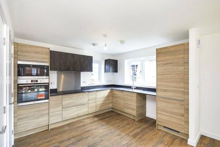 3 bedroom detached house to rent - Photo 4