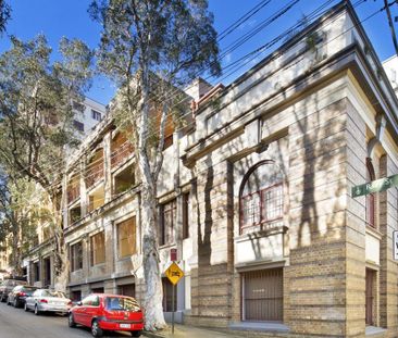 Sophisticated and Stylish One Bedroom Apartment - Photo 5