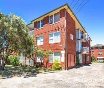 BRIGHT & CHARMING UNIT - GREAT LOCATION! - Photo 1