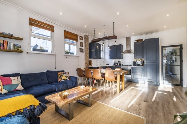 2 bedroom flat to rent - Photo 1