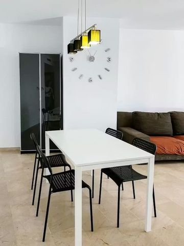 Carrer de les Illes Canàries, Valencia, Valencian Community 46023 - Photo 2