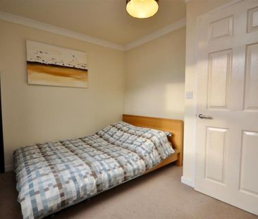 3 bedroom terraced house to rent - Photo 6