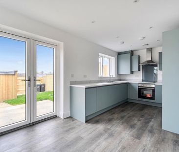 3 bedroom semi-detached house to rent - Photo 4