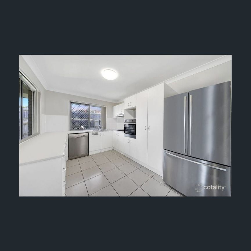 1/17 Bluegrass Court, Hillcrest, Qld 4118 - Photo 1