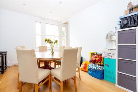 3 bedroom flat to rent - Photo 2