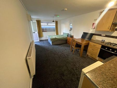 1 bedroom flat to rent - Photo 2