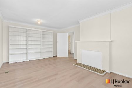 12 Warramoo Crescent, Narrabundah ACT, Belconnen - Photo 2