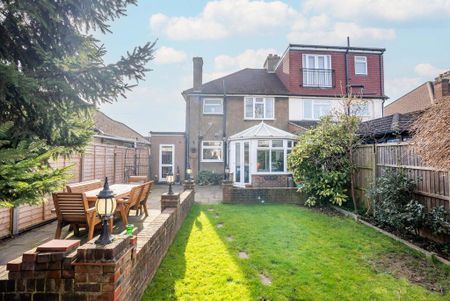 3 bedroom semi-detached house to rent - Photo 5