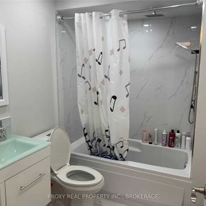 For Lease - 211 Weldrick Road, Richmond Hill, Ontario - Photo 3