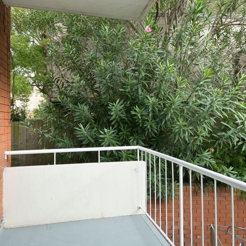 Spacious Two Bedroom Apartment - Photo 1