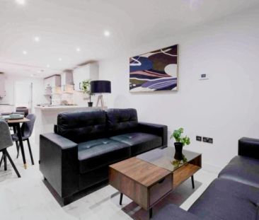 6 Beds 5 Baths - Photo 6