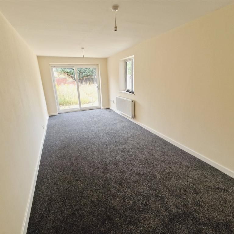 4 bedroom detached house to rent - Photo 1